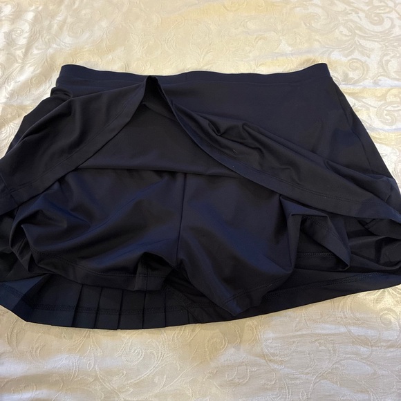 Fila Women’s Tennis Skirt/Top Outfit - 3 Piece Set - Red White and Navy Blue - Picture 8 of 8